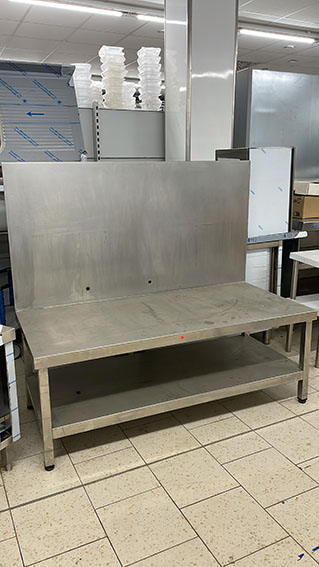 MESA TRABAJO RESPALDO INOX